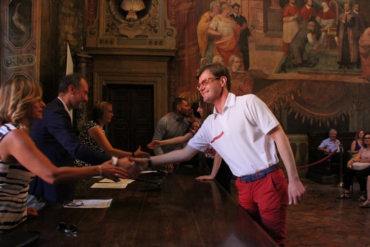 Un momento della firma 1