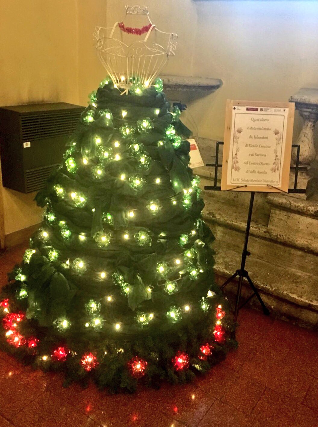 Un albero di Natale creativo e green per la ASL Roma 1