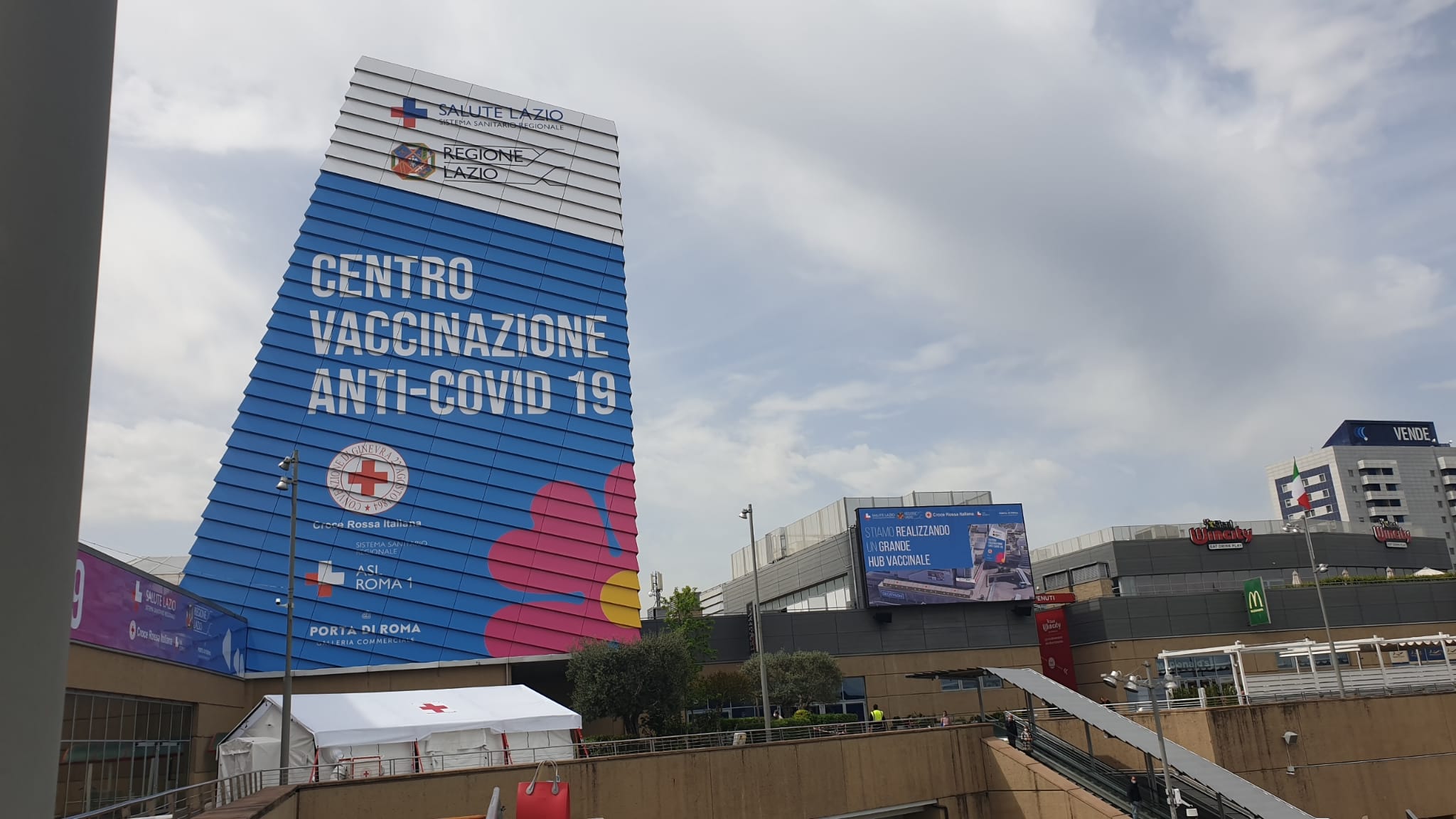 Nuovo Hub vaccinale nel territorio della ASL Roma 1: inaugurato il centro di Porta di Roma